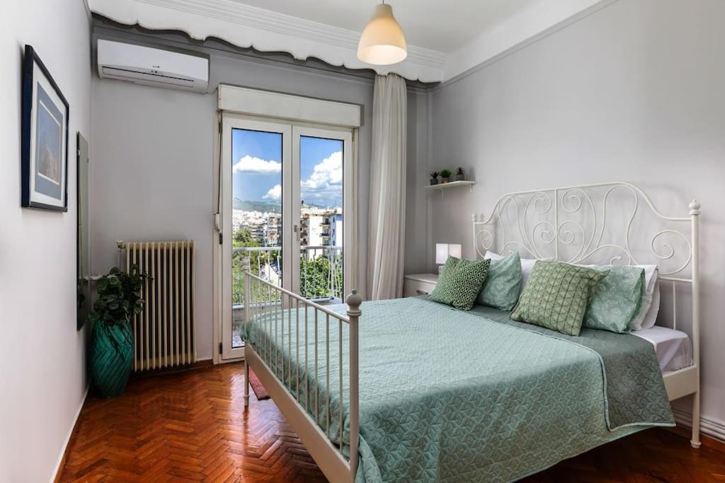 Best Location 3 Bedroom Apartment With View Салоники Экстерьер фото