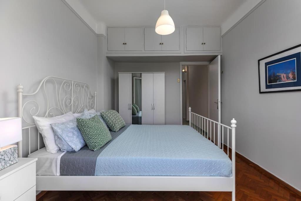Best Location 3 Bedroom Apartment With View Салоники Экстерьер фото