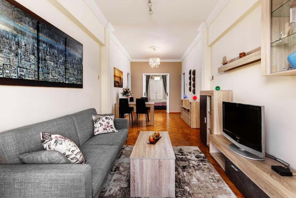 Best Location 3 Bedroom Apartment With View Салоники Экстерьер фото