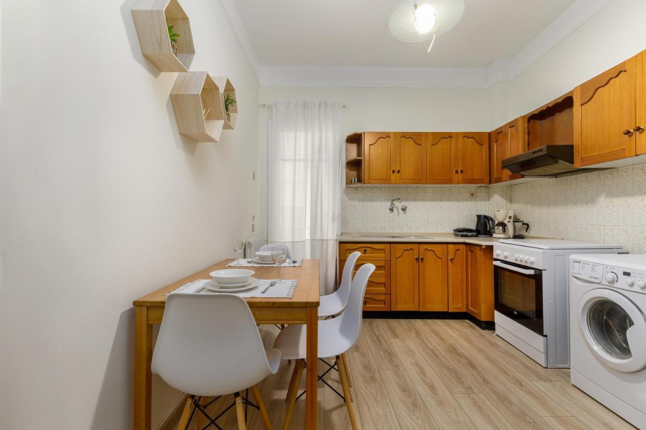 Best Location 3 Bedroom Apartment With View Салоники Экстерьер фото